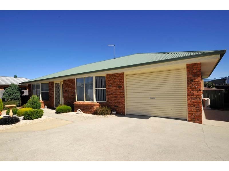 2/205 Alanvale Road, Newnham TAS 7248