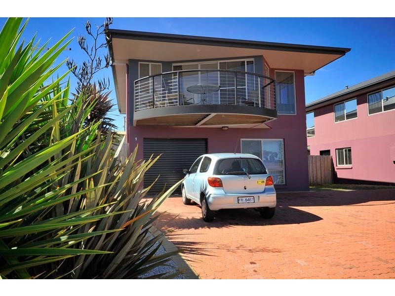 1/15 Rothesay Close, Newnham TAS 7248