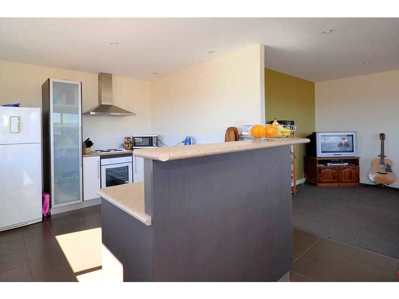 1/15 Rothesay Close, Newnham TAS 7248