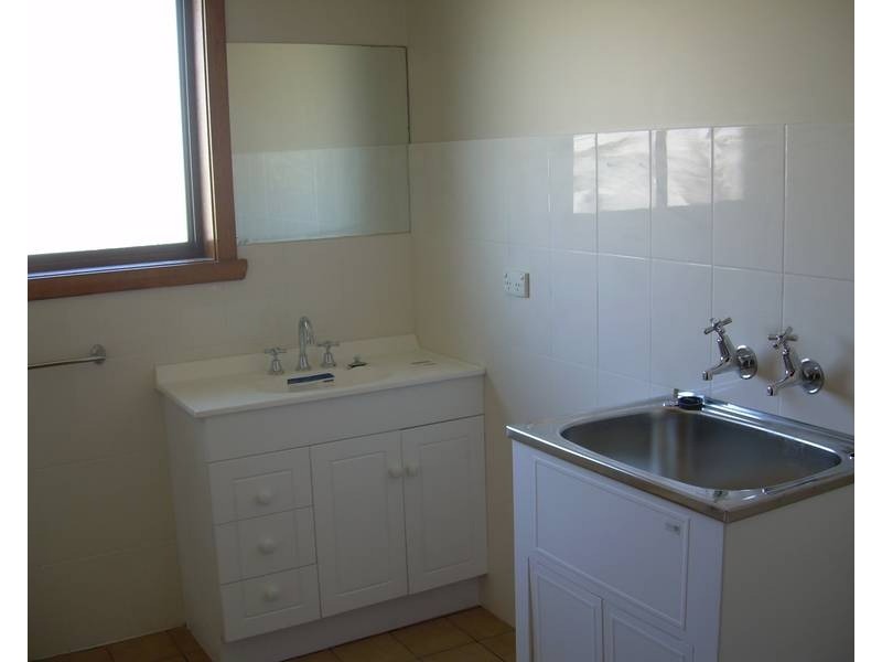 2/1 Ingamells Street, Summerhill TAS 7250