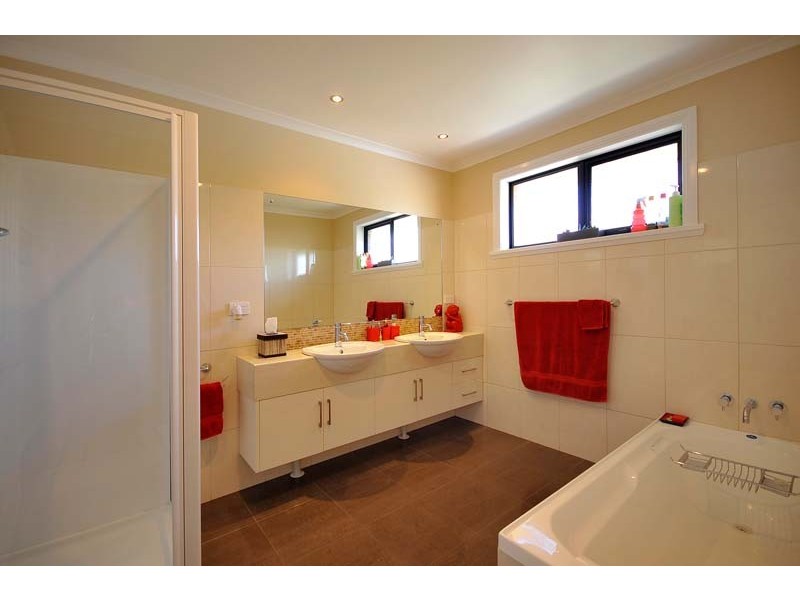 3 Sarinda Close, Newnham TAS 7248