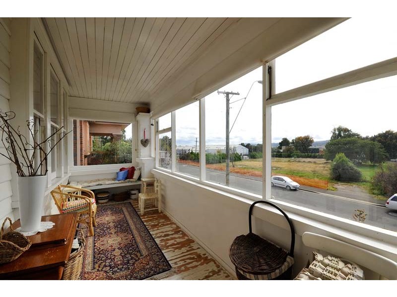 54 Racecourse Crescent, Launceston TAS 7250