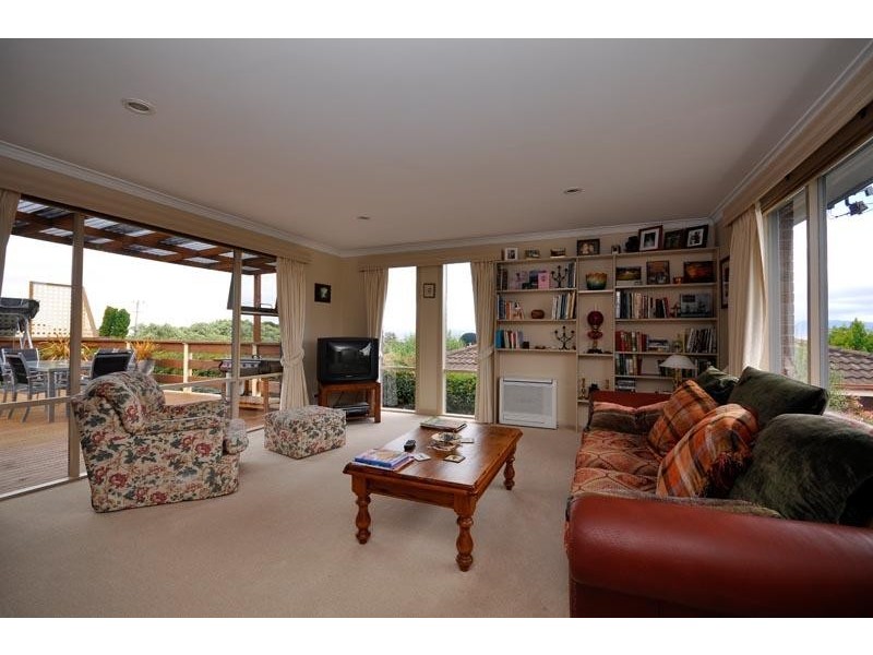 8 Ewart Place, Trevallyn TAS 7250