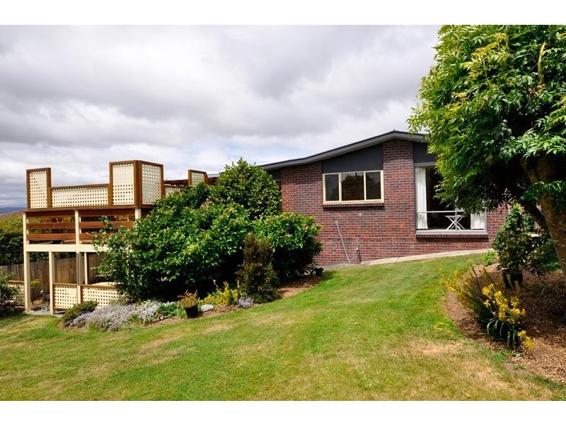 8 Ewart Place, Trevallyn TAS 7250