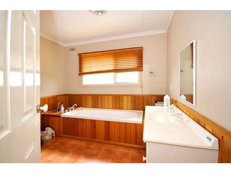 16 Nichols Street, Kings Meadows TAS 7249