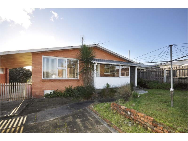 17 Snow Street, Newnham TAS 7248
