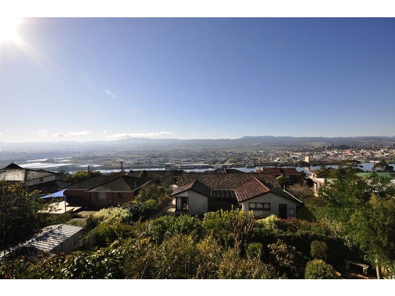 24 Whitford Grove, Trevallyn TAS 7250