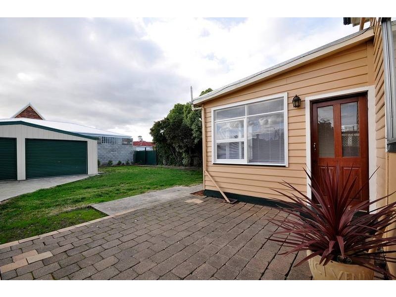 8 Henty Street, Invermay TAS 7248