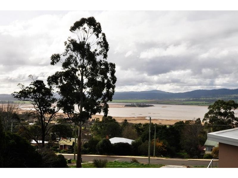 1 & 2/4 Carries Close, Riverside TAS 7250