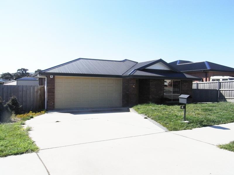 14 Bartlett Grove, Newnham TAS 7248