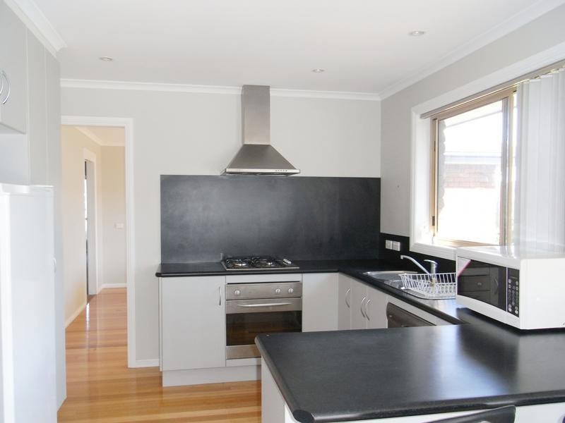 14 Bartlett Grove, Newnham TAS 7248