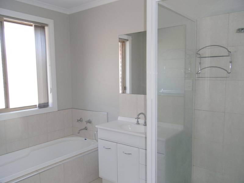 14 Bartlett Grove, Newnham TAS 7248