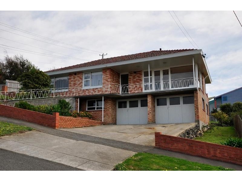 8 Denman Road, Trevallyn TAS 7250