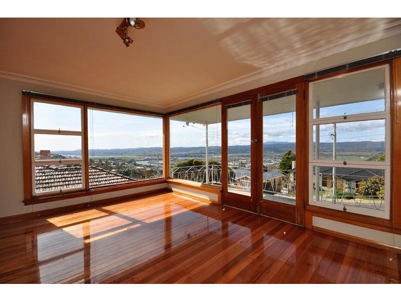 8 Denman Road, Trevallyn TAS 7250