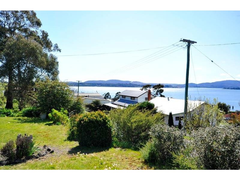 77 Robert Street, Beauty Point TAS 7270