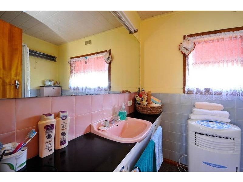 77 Robert Street, Beauty Point TAS 7270