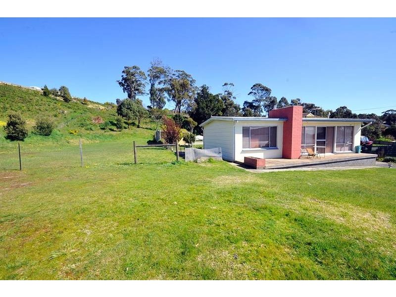 77 Robert Street, Beauty Point TAS 7270