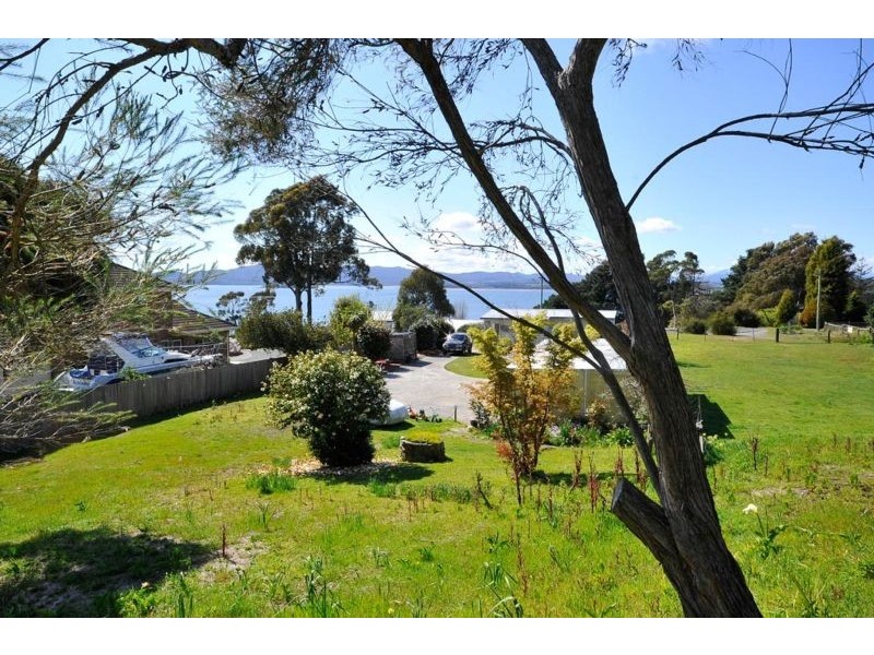 77 Robert Street, Beauty Point TAS 7270