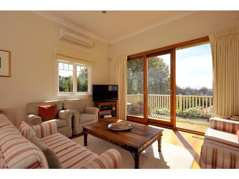 8 Richards Avenue, Newstead TAS 7250
