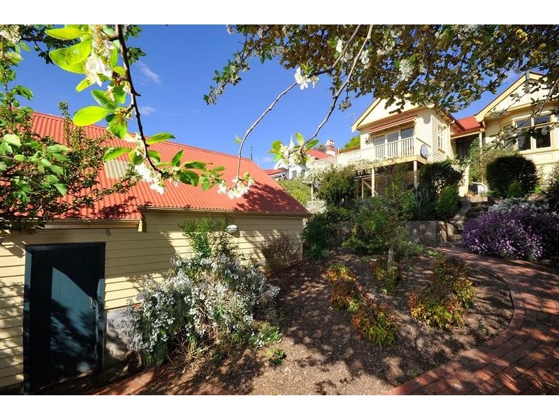 8 Richards Avenue, Newstead TAS 7250