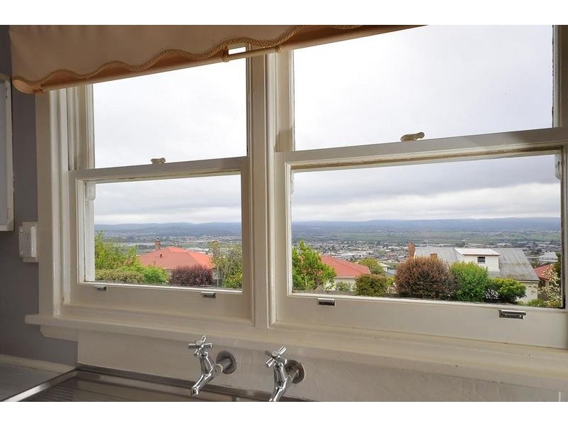 7 Broadview Crescent, Trevallyn TAS 7250