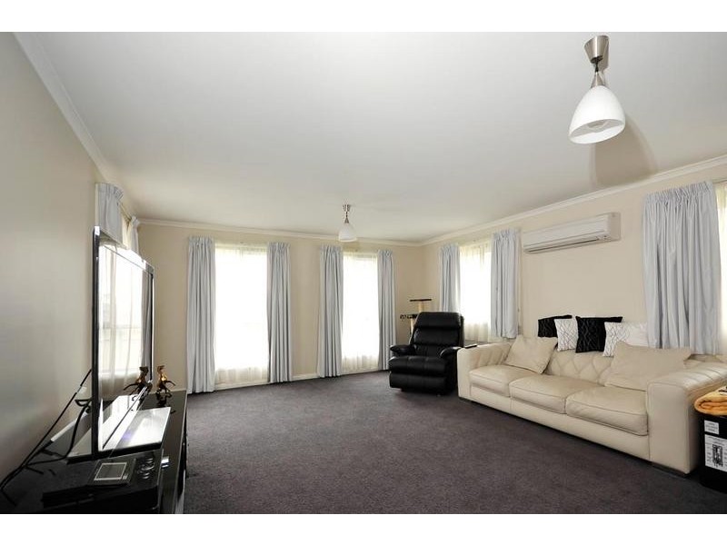 6 Grange Court, Newnham TAS 7248