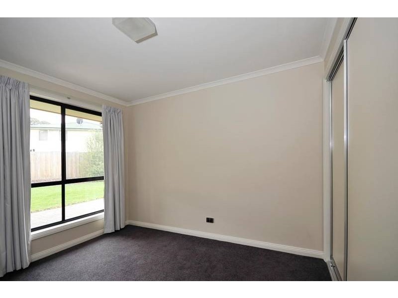 6 Grange Court, Newnham TAS 7248