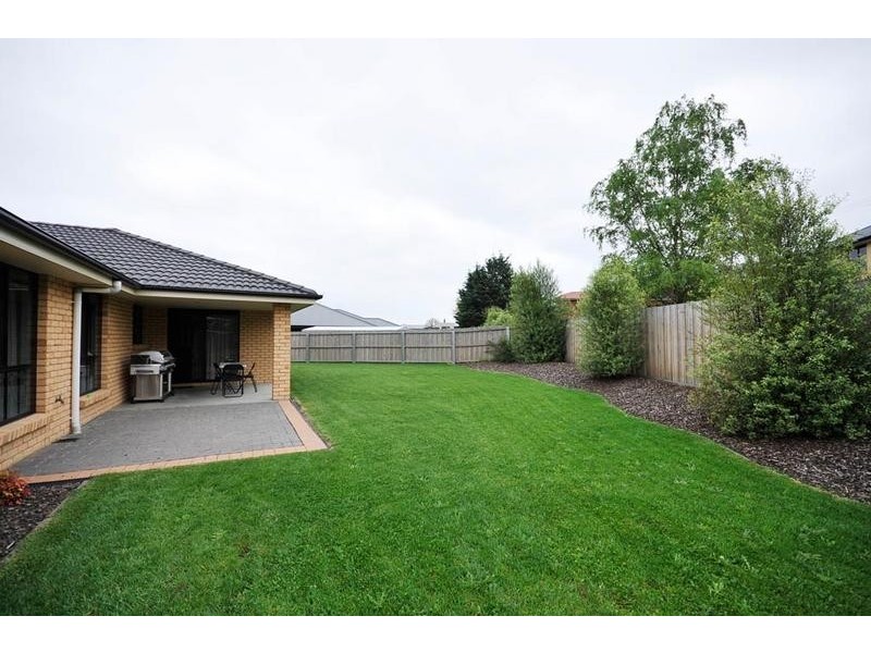 6 Grange Court, Newnham TAS 7248
