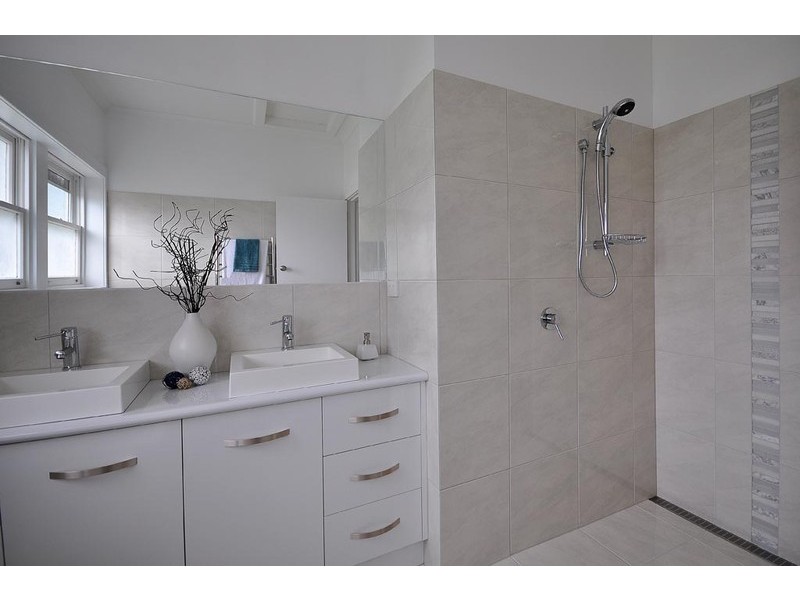 4 Thyne Ave, Newstead TAS 7250