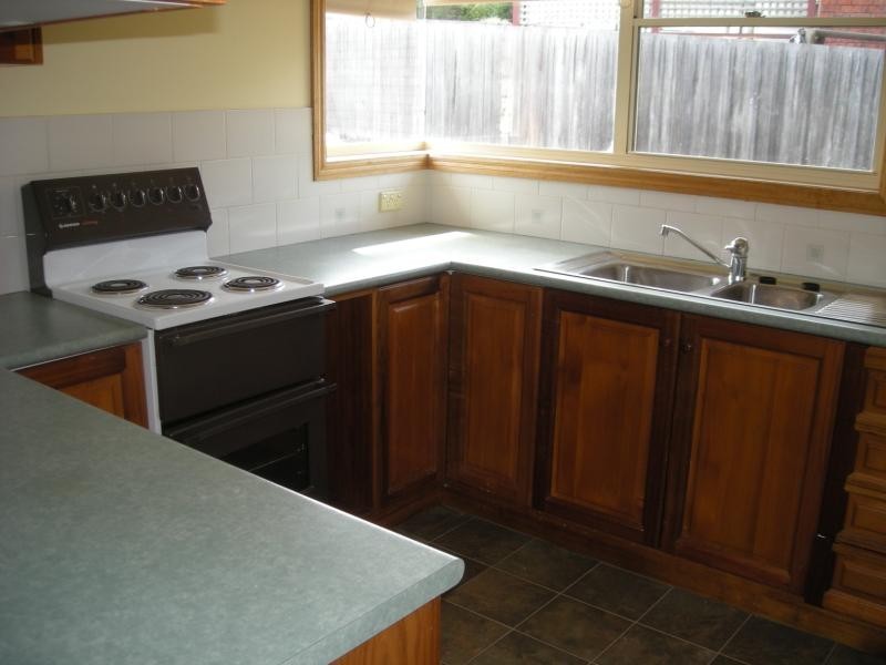 2/2 Kate Place, Summerhill TAS 7250