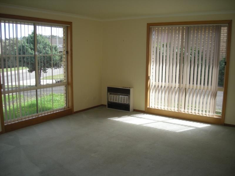 2/2 Kate Place, Summerhill TAS 7250