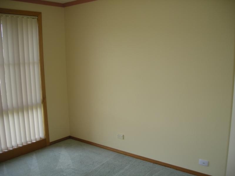 2/2 Kate Place, Summerhill TAS 7250