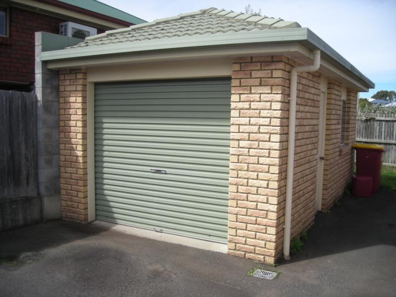 2/2 Kate Place, Summerhill TAS 7250