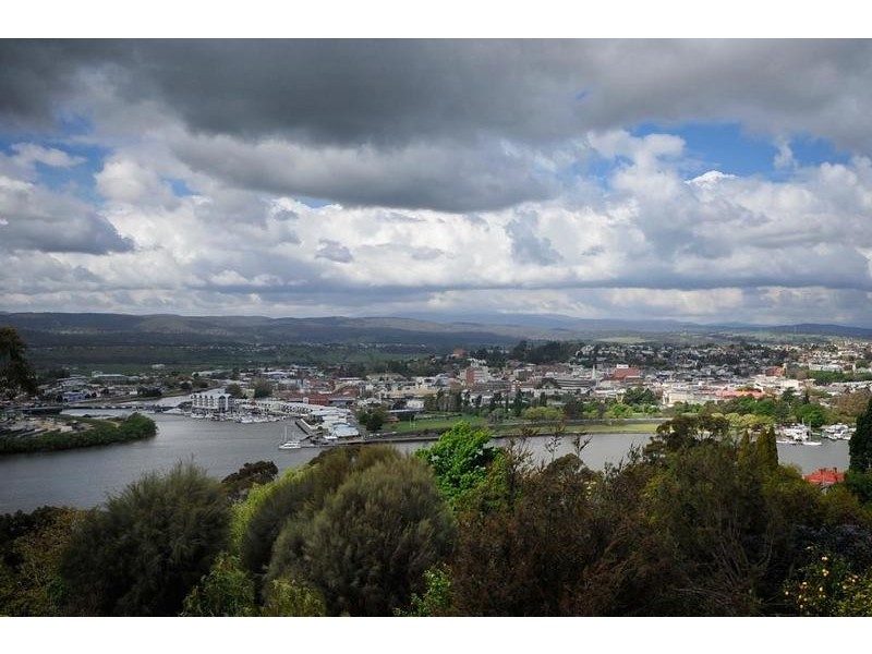 30 Bain Terrace, Trevallyn TAS 7250