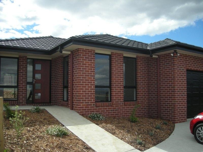 2/9 Lovelybanks Court, Legana TAS 7277