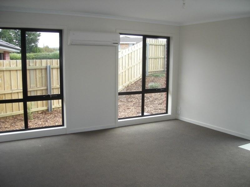 2/9 Lovelybanks Court, Legana TAS 7277