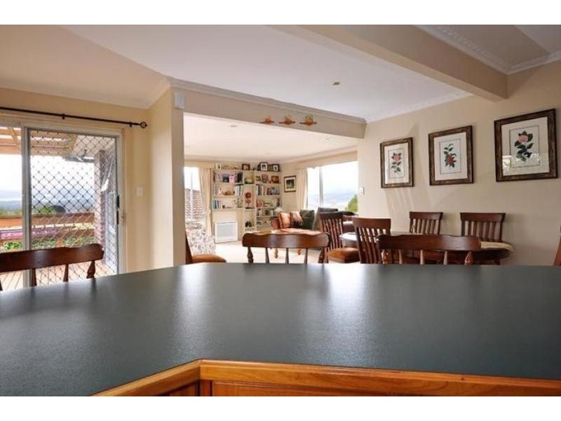 8 Ewart Place, Trevallyn TAS 7250