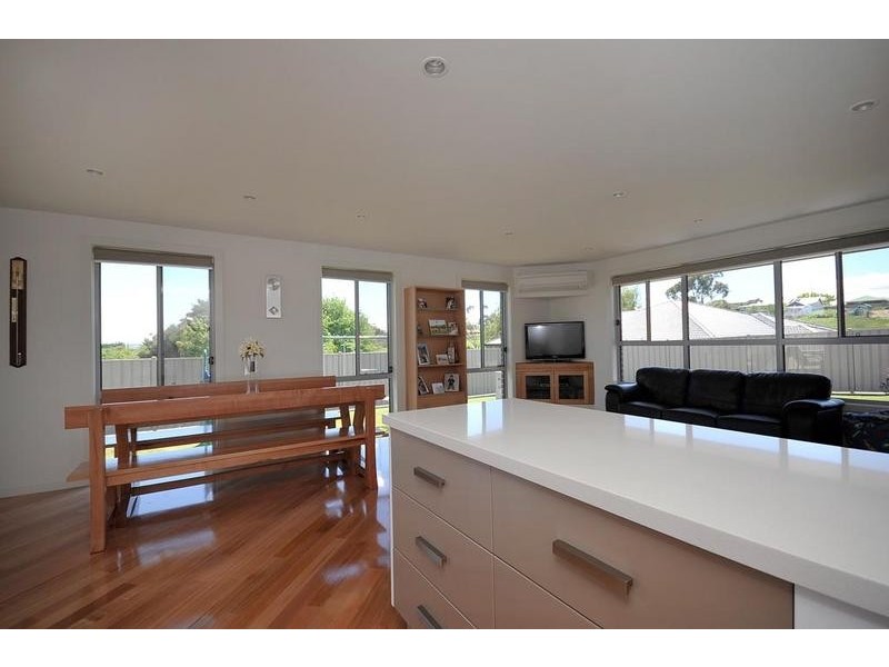 5 Statesman Place, Newnham TAS 7248