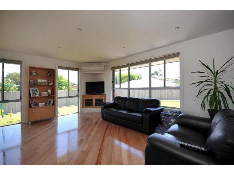 5 Statesman Place, Newnham TAS 7248