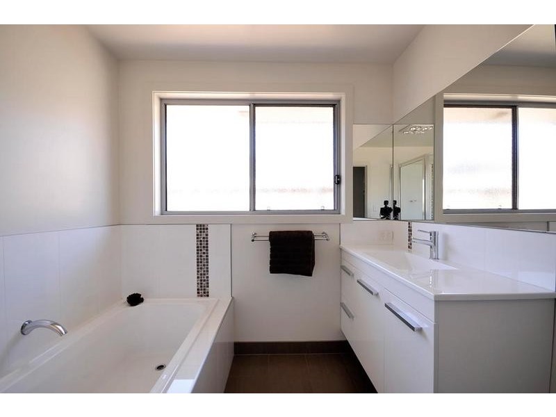 5 Statesman Place, Newnham TAS 7248