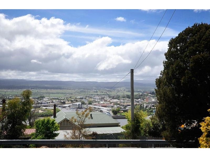 1/37 Bain Terrace, Trevallyn TAS 7250
