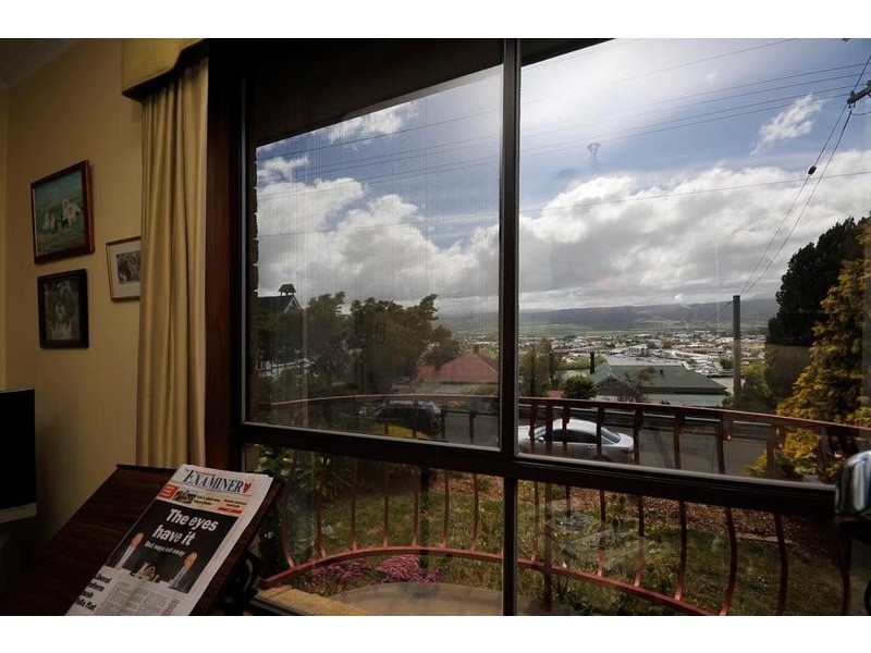1/37 Bain Terrace, Trevallyn TAS 7250