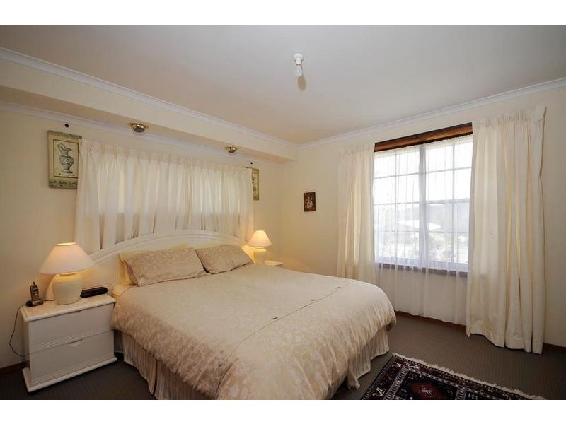 30 Rowland Crescent, Summerhill TAS 7250