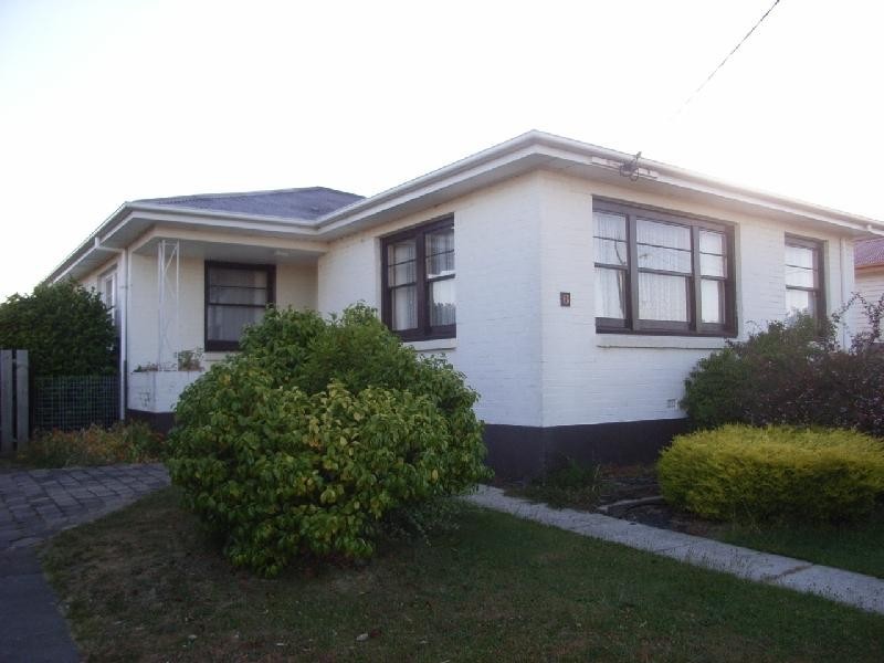 6 Wadley St, Newnham TAS 7248
