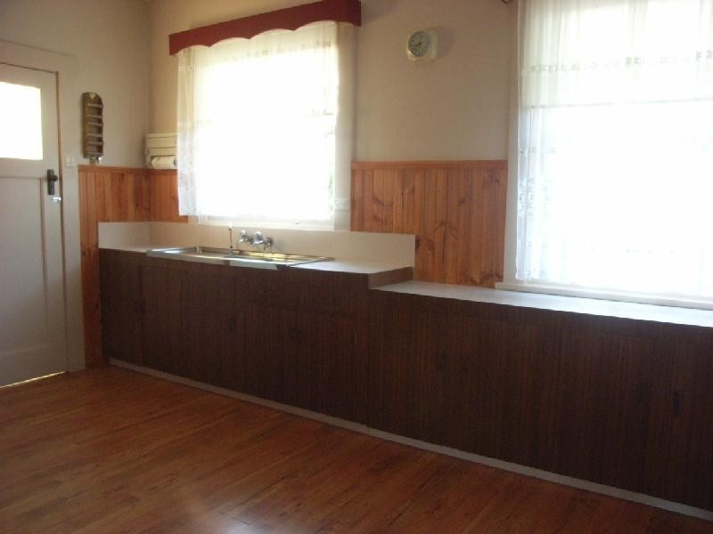 6 Wadley St, Newnham TAS 7248