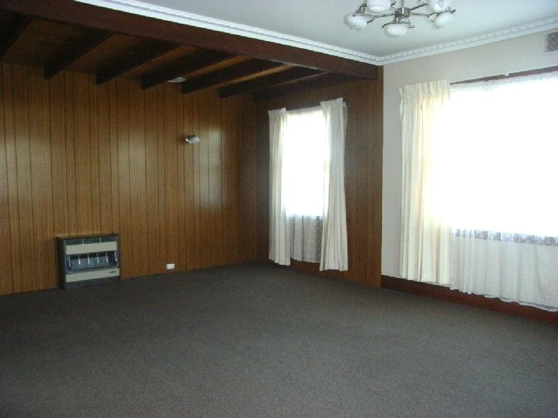 6 Wadley St, Newnham TAS 7248