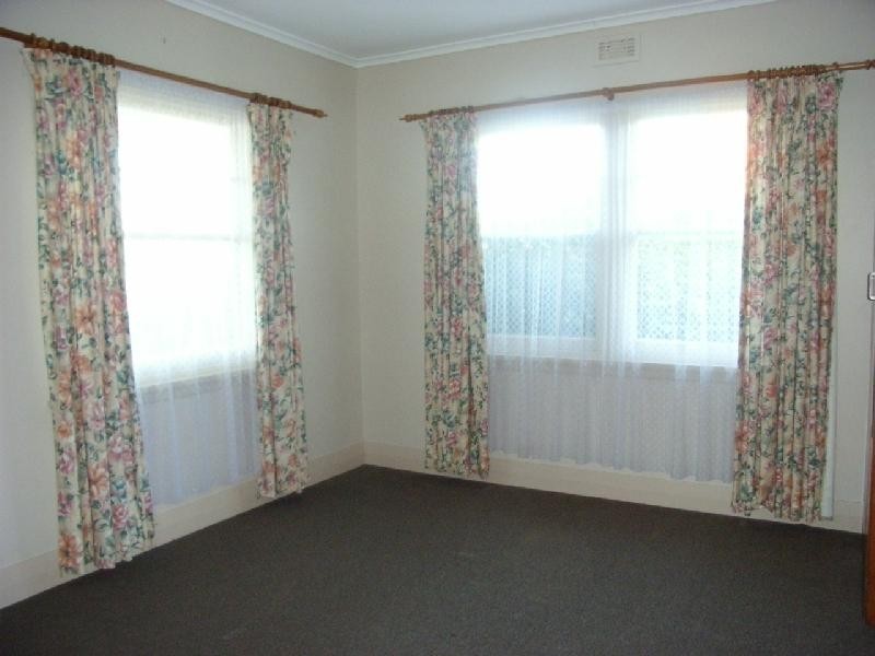 6 Wadley St, Newnham TAS 7248