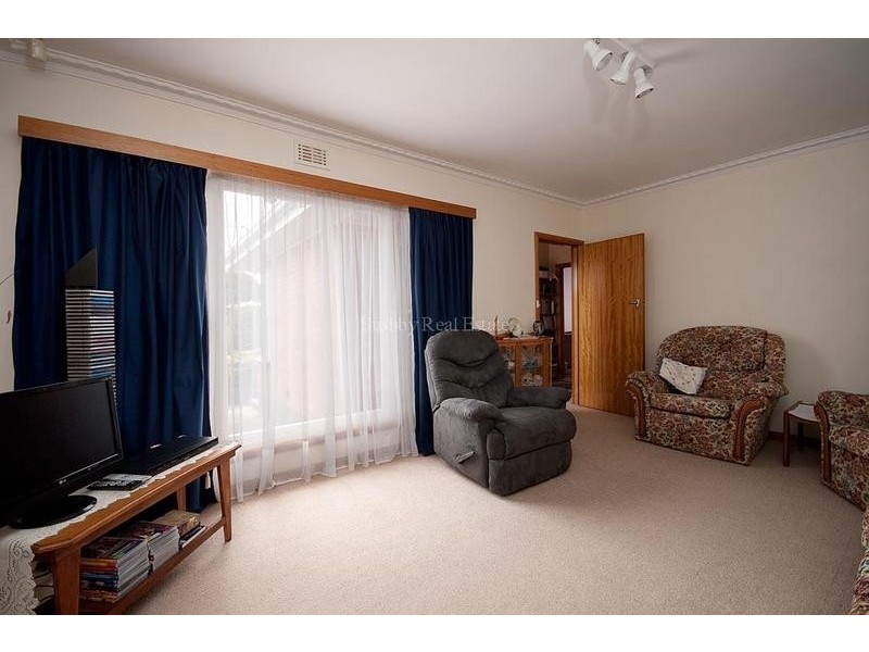 50 Paringa Avenue, Newnham TAS 7248