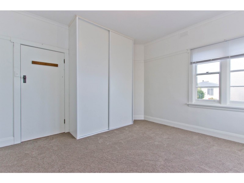 9 Walkers Avenue, Newnham TAS 7248