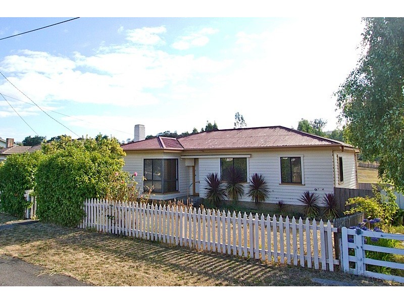 14 Treherne St, Mayfield TAS 7248